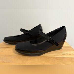 Clarks Bendable Womens Shoes Maryjane Wedge Black Size 10M 2-1/2" Heel